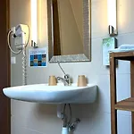 Otel Kyriad 3*