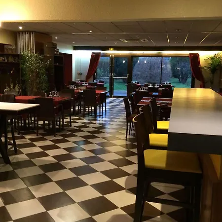 克里亚德阿让特伊酒店 3*