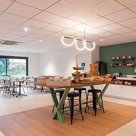 Kyriad Otel Argenteuil