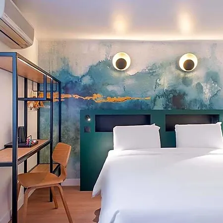 Otel Kyriad 3*