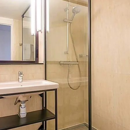Kyriad Otel 3*