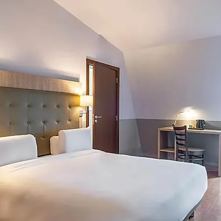 Otel Kyriad Argenteuil