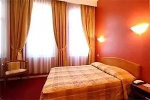 Kyriad 3* Аржантей