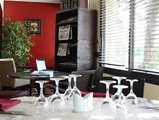 Отель Kyriad Аржантей