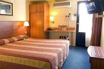 Отель Kyriad 3*